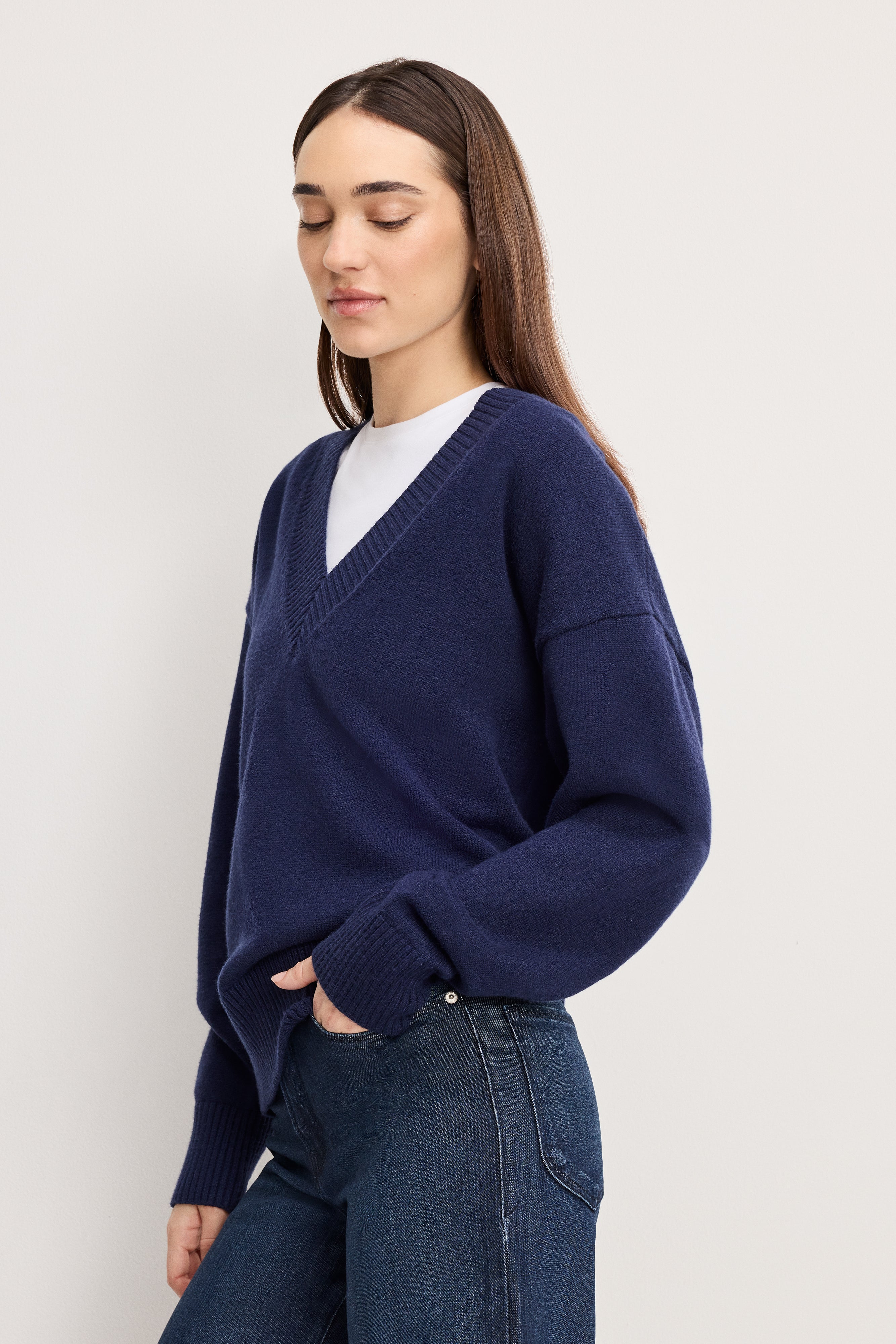 DEEP V KNIT SWEATER | HORIZON INK