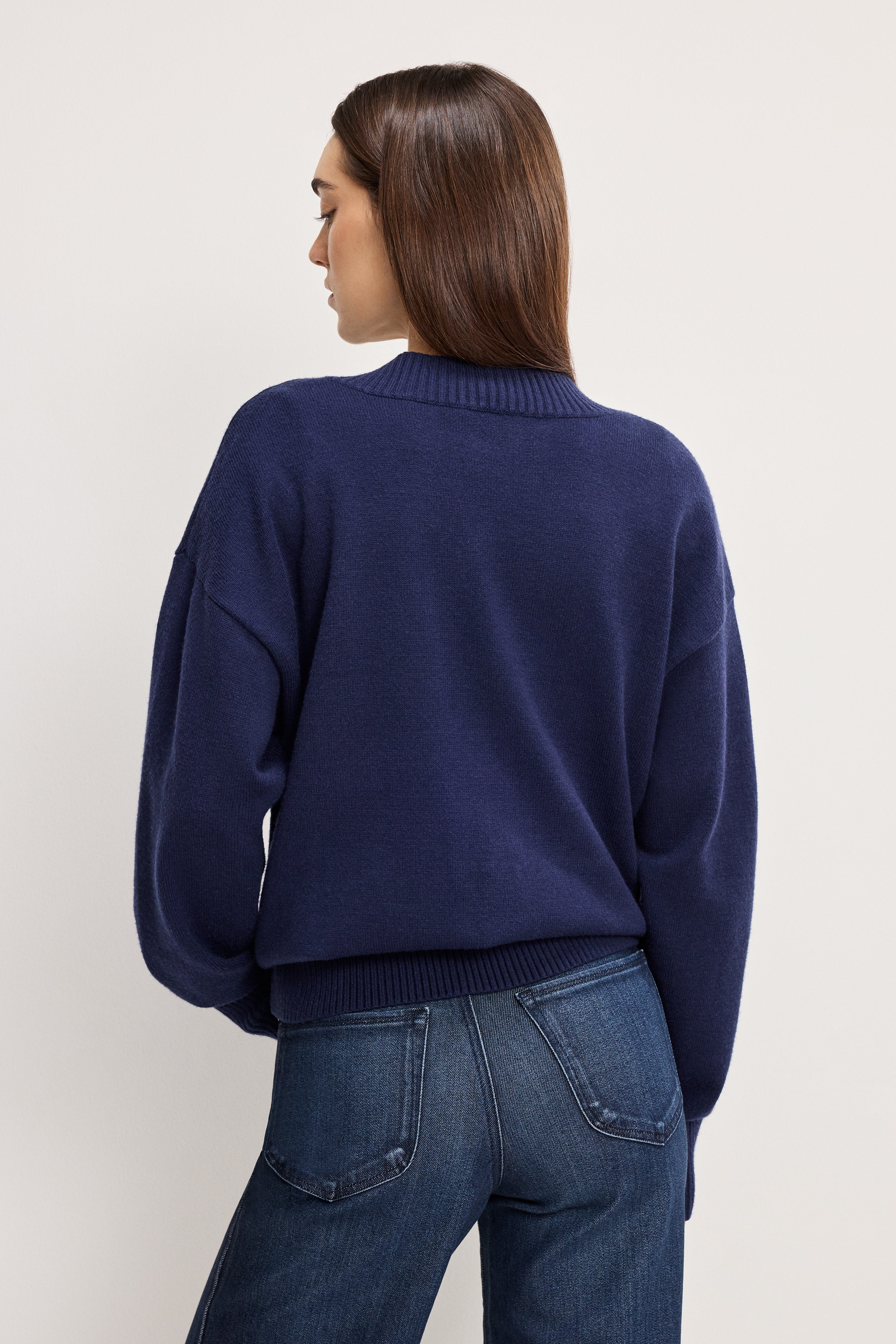 DEEP V KNIT SWEATER | HORIZON INK